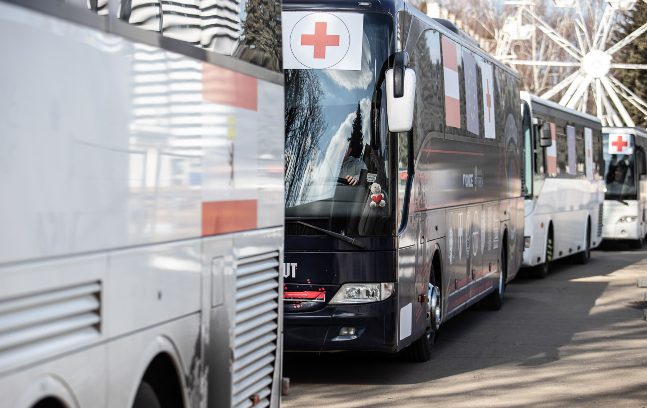 Легальний спосіб. Кого з чоловіків випускають за кордон по базі "Шлях" та як це працює